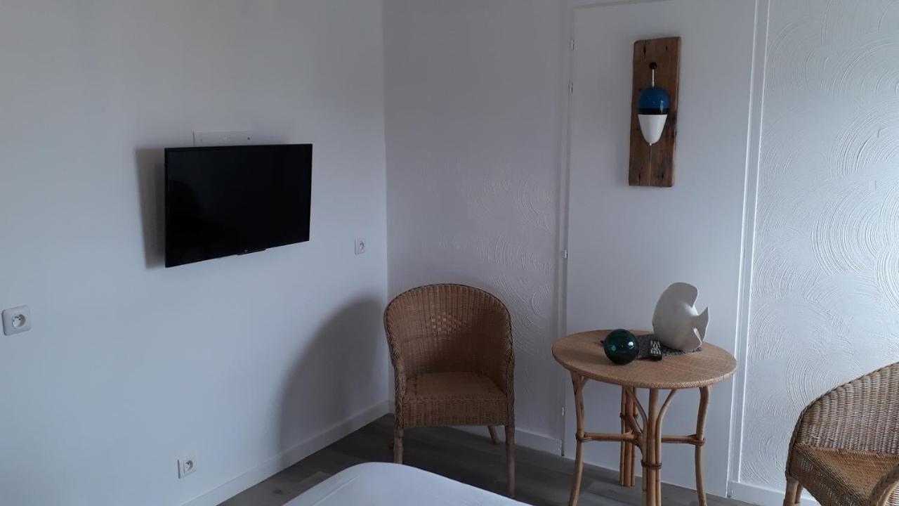 Hotel Les Esseppes L'Epine  Bagian luar foto